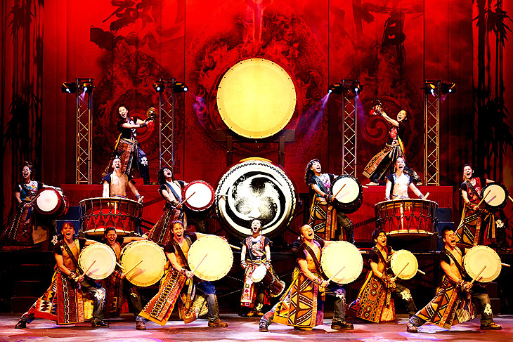 Yamato – The Drummers of Japan sind mit "Tenmei" vom 04.-09.06.2023 im Deuschen Theater zu Gast (©Foto: Hiroshi Seo)